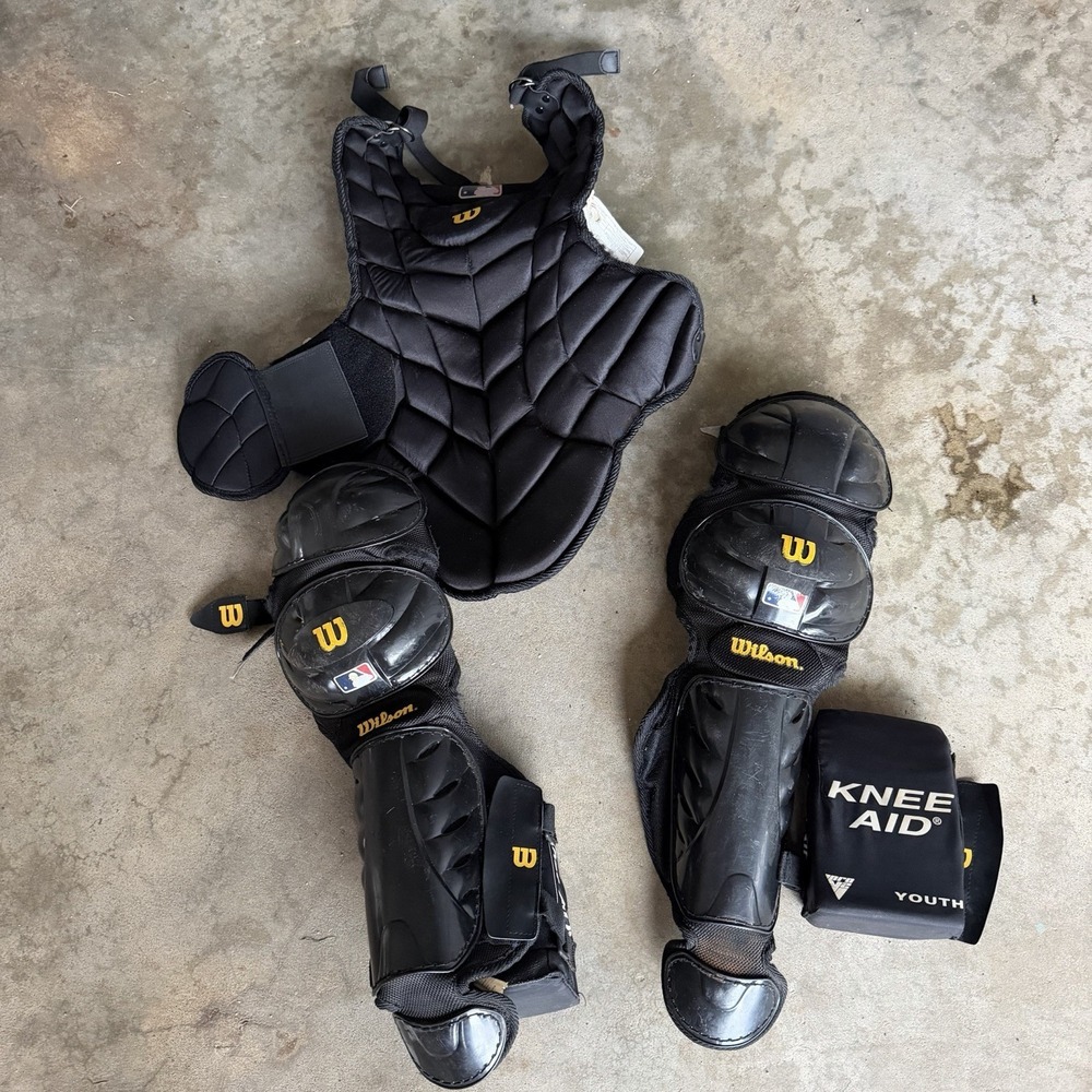 Wilson Youth Baseball Catcher's Set Protective Gear  Chest and Shin Guards Youth